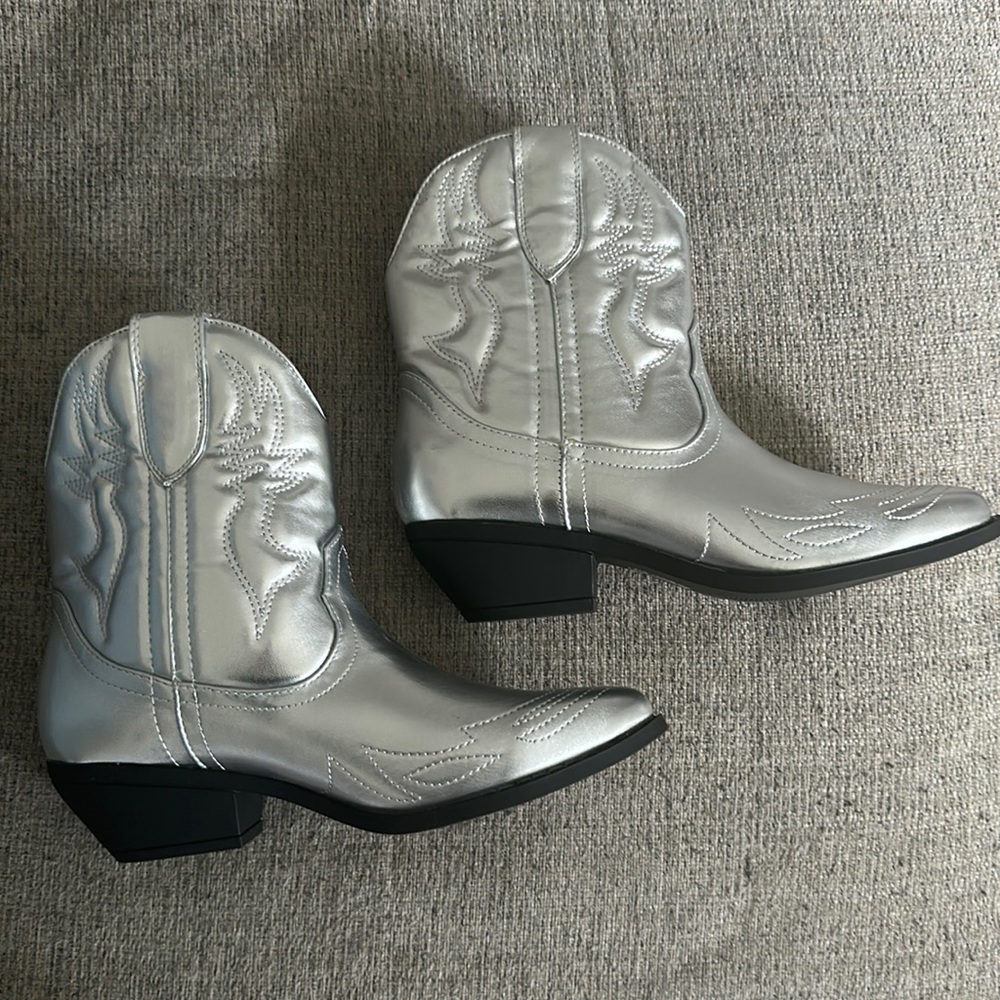 New Soda silver cowboy boots